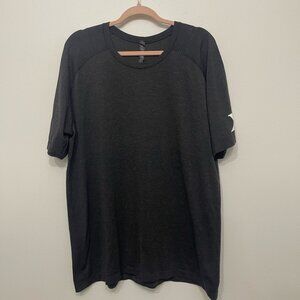 Men’s Lululemon tech shirt